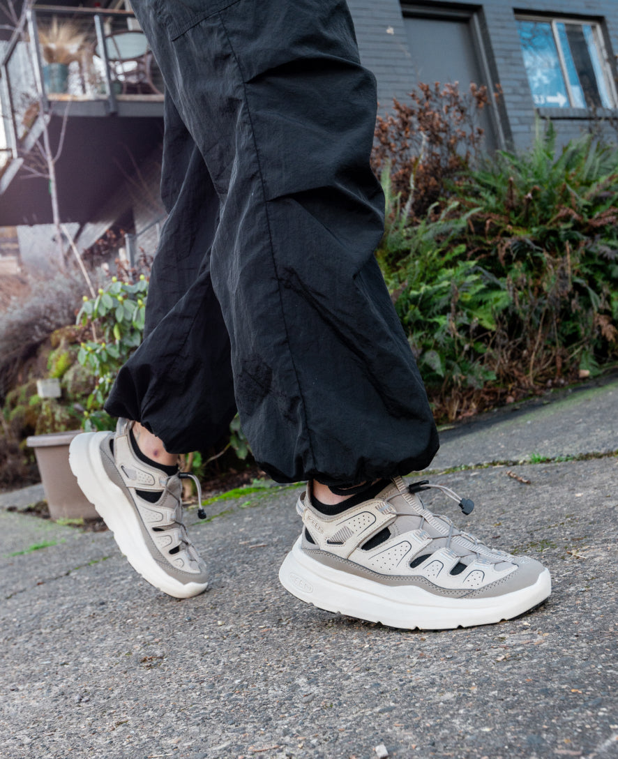 Women's WK450 Walking Sandal | Plaza Taupe/Black - Image 8